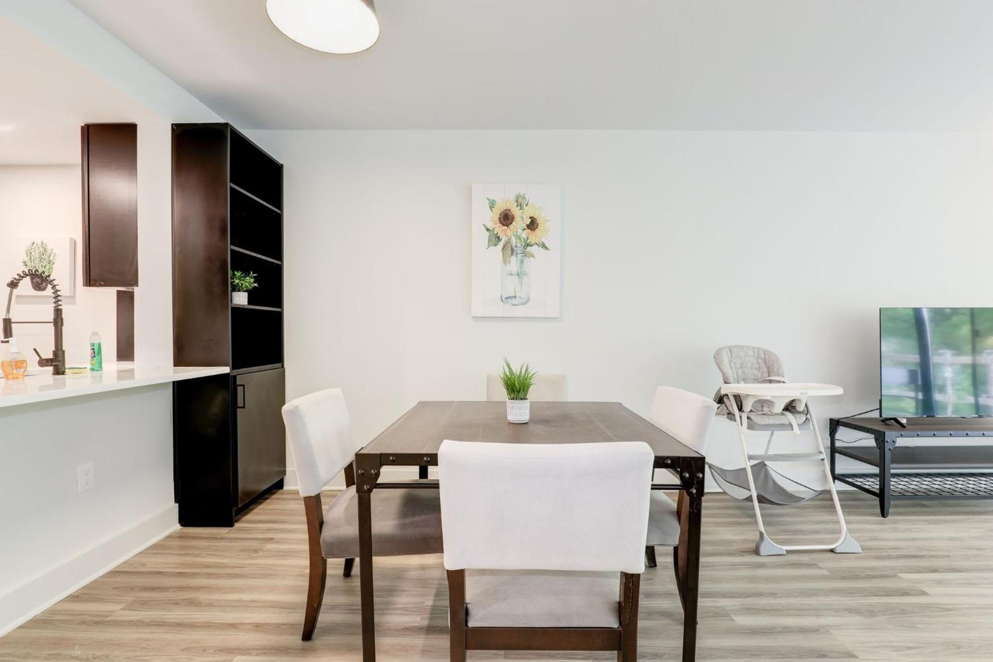 2Br Executive Apartment With Spacious Layout アーリントン エクステリア 写真