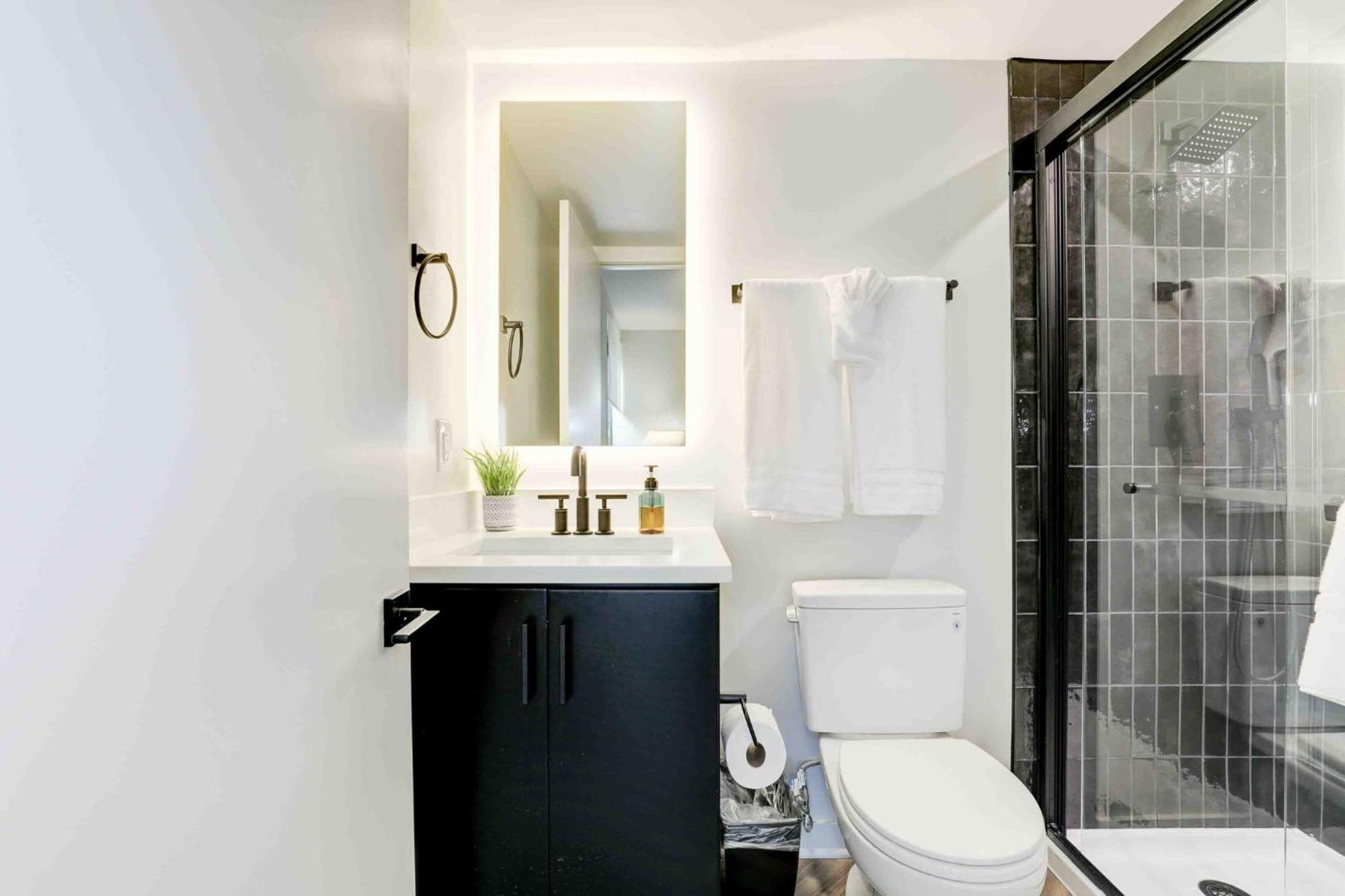 2Br Executive Apartment With Spacious Layout アーリントン エクステリア 写真