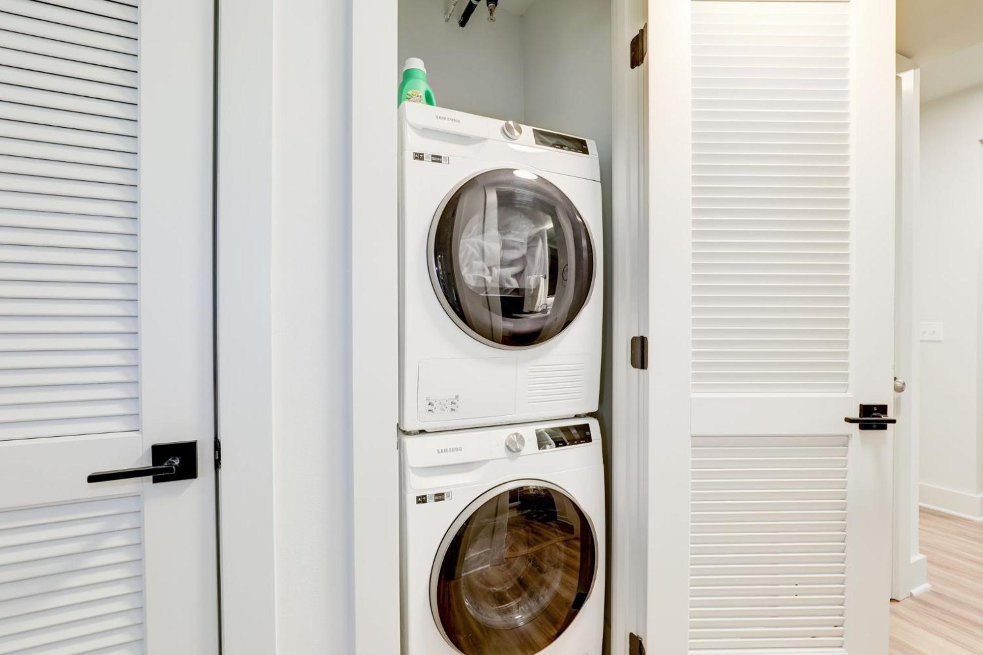 2Br Executive Apartment With Spacious Layout アーリントン エクステリア 写真