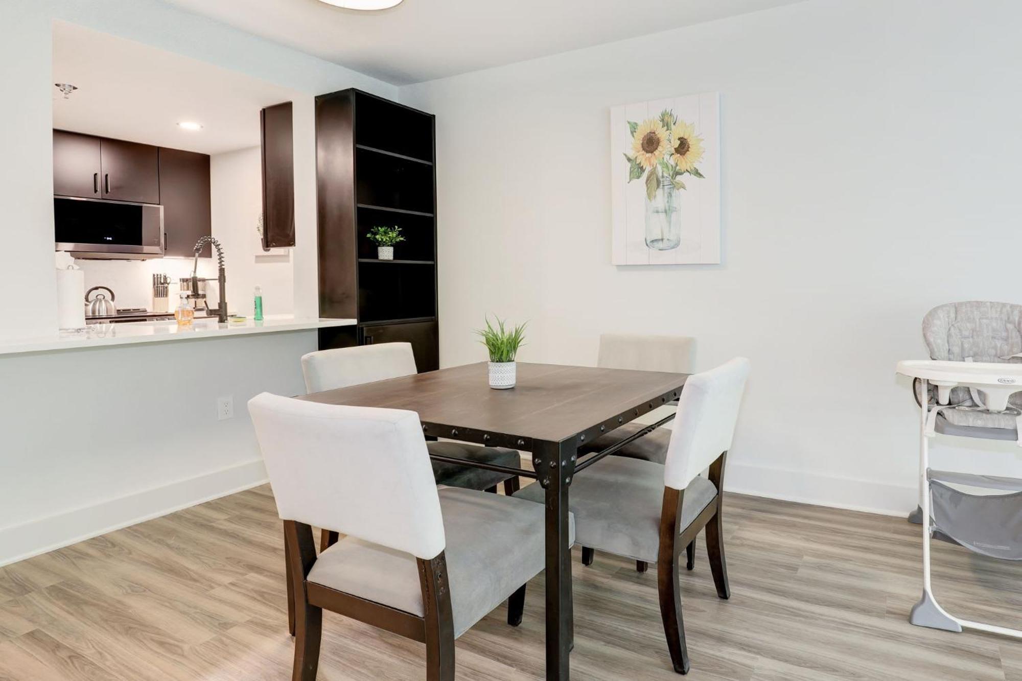 2Br Executive Apartment With Spacious Layout アーリントン エクステリア 写真