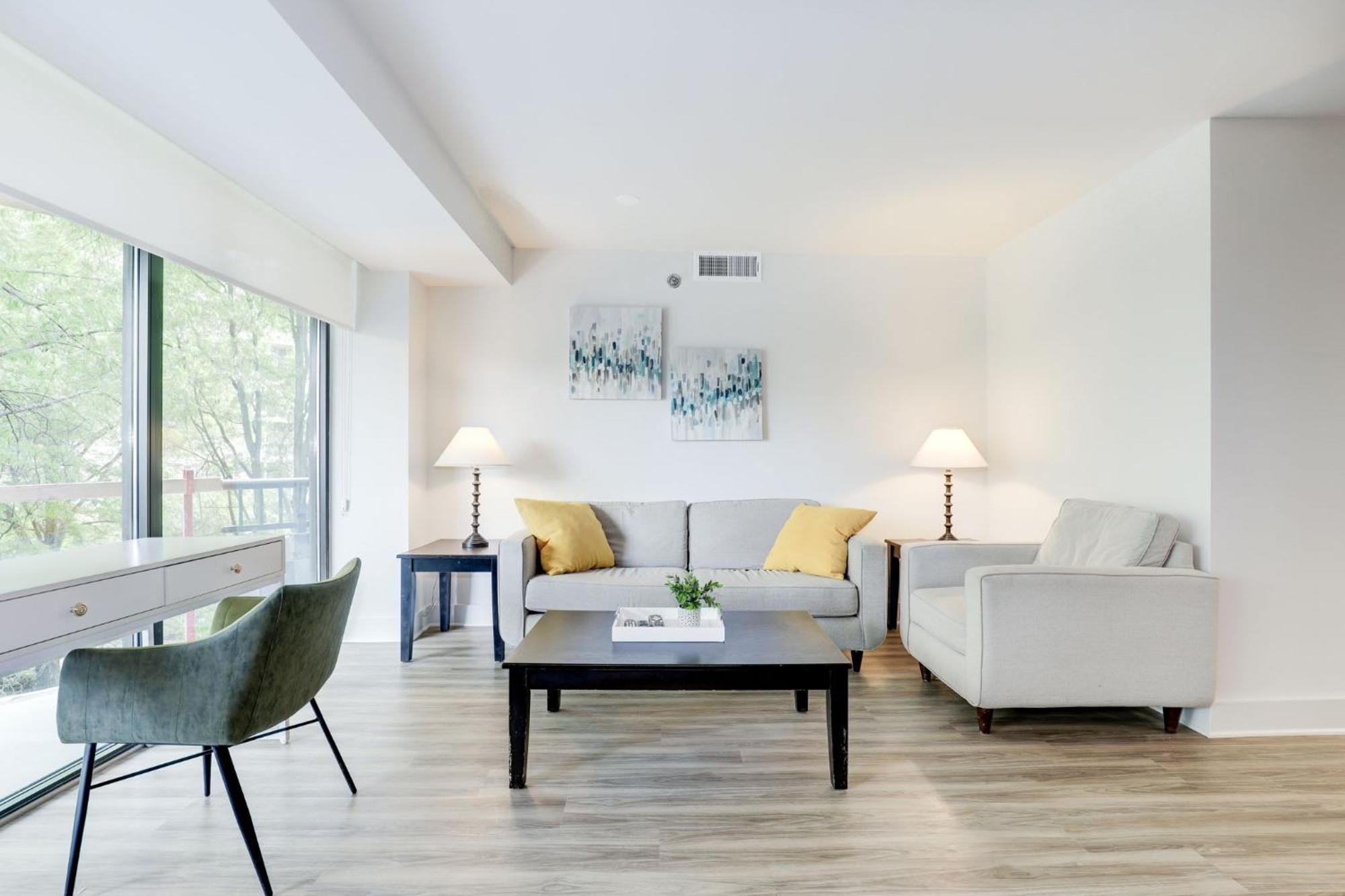 2Br Executive Apartment With Spacious Layout アーリントン エクステリア 写真