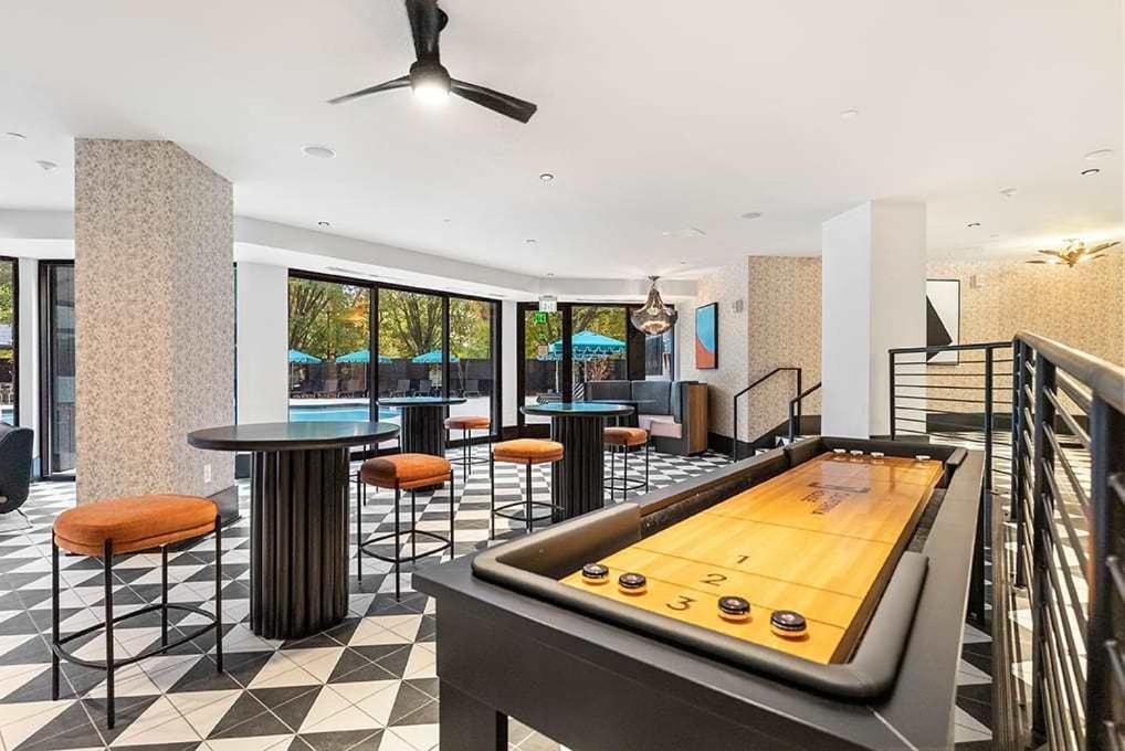 2Br Executive Apartment With Spacious Layout アーリントン エクステリア 写真
