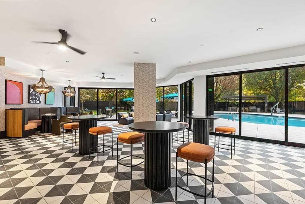 2Br Executive Apartment With Spacious Layout アーリントン エクステリア 写真